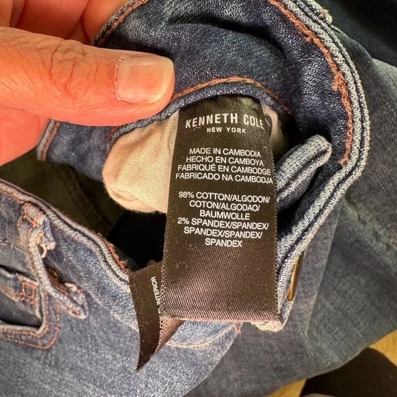 Kenneth Cole NY Jeans US 10 Button Fly High Rise Distressed Hem Cropped‎ Denim - Picture 9 of 9